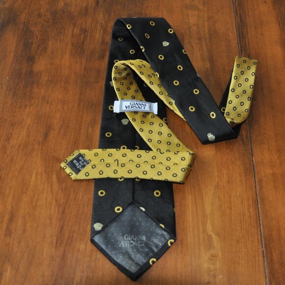 Rare Gianni Versace Black & Gold Ring Medusa 100% Silk Neck Tie Made In Italy. - Picture 6 of 7